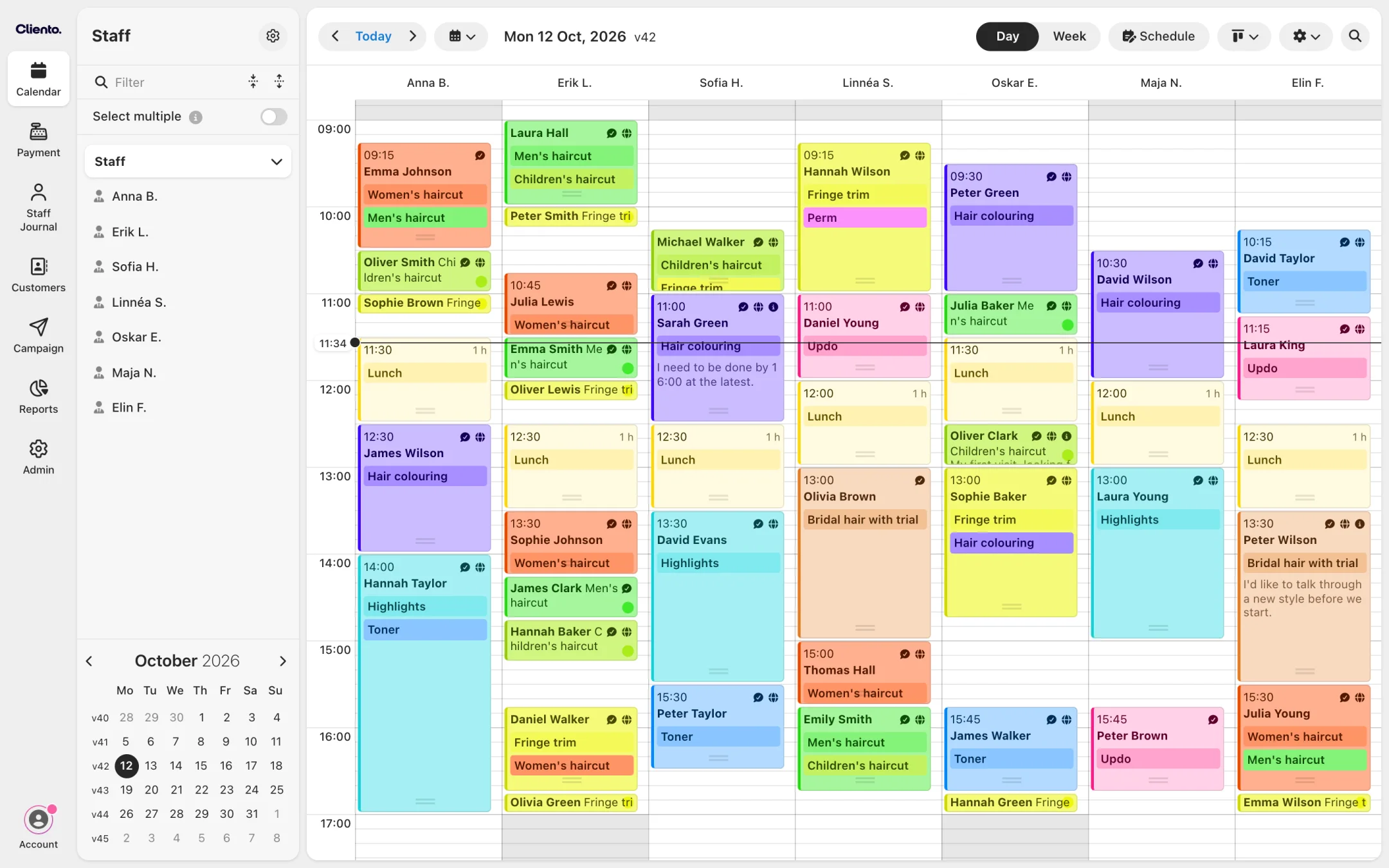 The calendar in Cliento: one day, with seven staff side by side and their bookings